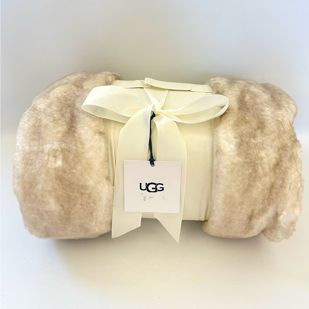 UGG Dream Double Sided Faux Fur Throw Blanket in Fawn